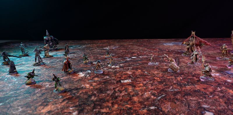 tapete trench crusade y firguras oficiales